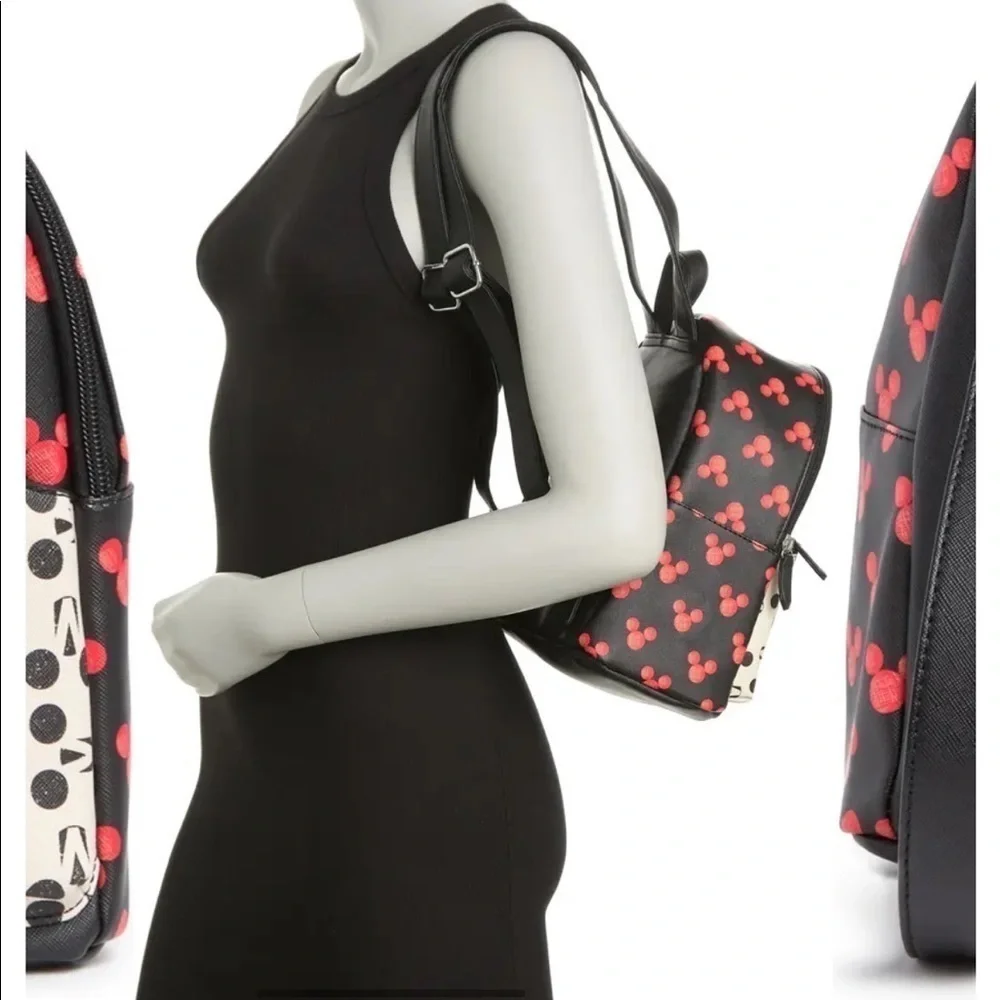 Danielle Nicole Disneys Mickey Mouse backpack!